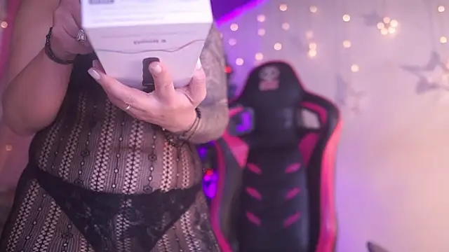 Snapshot of Madison_Mayer chatting on December 20, 2025, 1:47 pm Madison Mayer online show from December 20, 2025, 1:47 pm