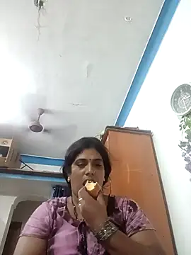 kissmetha online show from October 2, 2025, 9:45 am