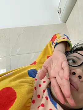 Snapshot of aa520uv chatting on October 25, 2025, 4:00 am aa520uv online show from October 25, 2025, 4:00 am