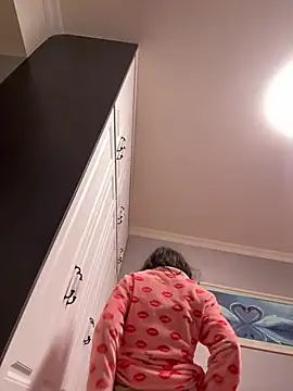 aa520uv online show from February 24, 2026, 1:28 am