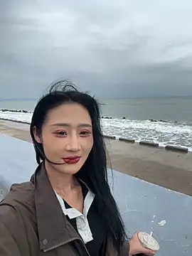 Snapshot of linger-23 chatting on October 22, 2025, 6:13 am linger-23 online show from October 22, 2025, 6:13 am