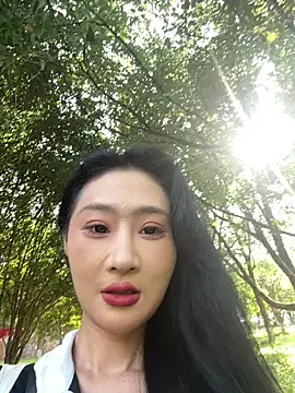 Snapshot of linger-23 chatting on October 1, 2025, 7:02 am linger-23 online show from October 1, 2025, 7:02 am