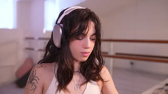 mystica  online show from October 10, 2025, 8:59 am