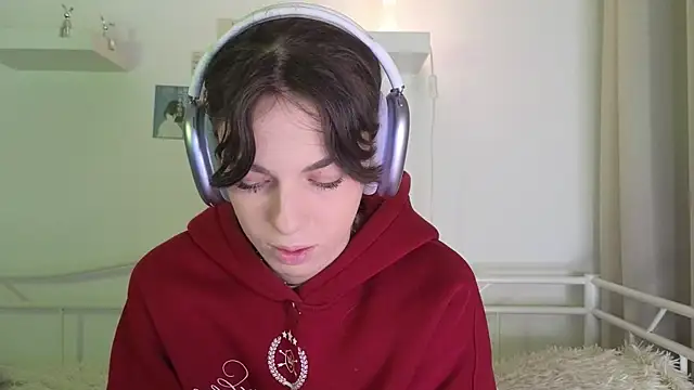 mystica  online show from October 2, 2025, 8:07 am