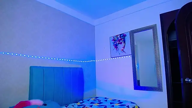 kriss sweetboobs10 online show from February 12, 2026, 12:38 pm