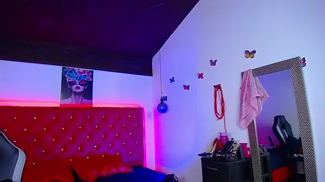 Snapshot of kriss_sweetboobs10 chatting on November 7, 2025, 12:21 pm kriss sweetboobs10 online show from November 7, 2025, 12:21 pm