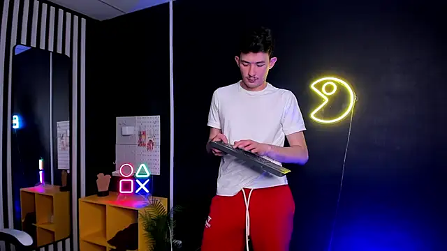 Danny  Magic online show from March 22, 2025, 1:41 pm