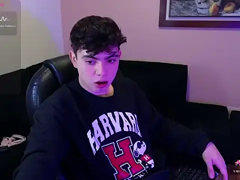 lukeboyce33 online show from February 3, 2026, 11:32 pm