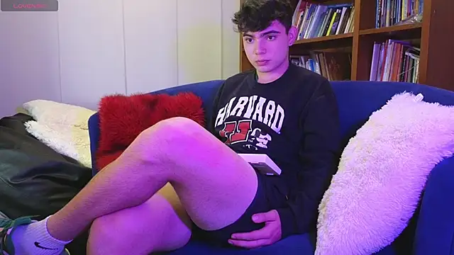 lukeboyce33 online show from March 26, 2026, 4:55 am