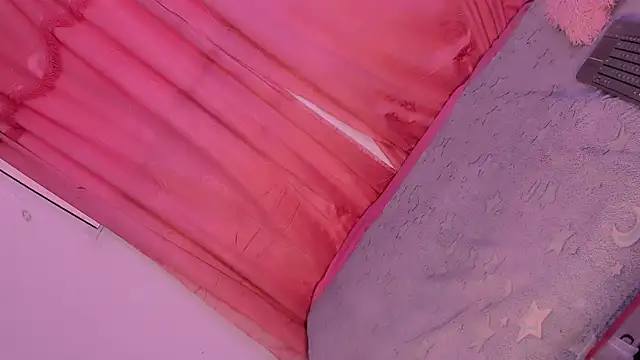 Mariana-ofc online show from November 6, 2025, 11:14 am