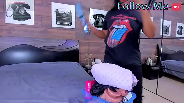 SammyDesire 10 online show from March 24, 2026, 8:20 pm