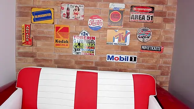 Snapshot of miss_melodi chatting on March 18, 2025, 9:21 pm miss melodi online show from March 18, 2025, 9:21 pm