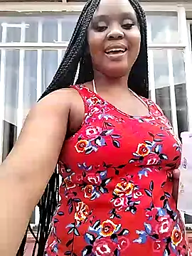 Snapshot of LUNAx02 chatting on December 15, 2025, 11:16 am LUNAx02 online show from December 15, 2025, 11:16 am