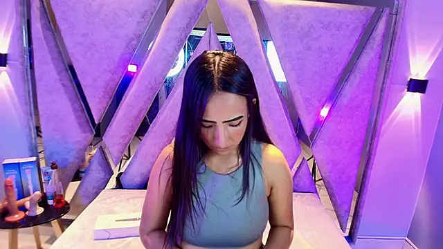 Alice 26  online show from March 19, 2026, 1:55 pm