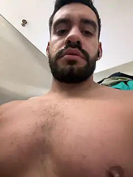 Snapshot of Leon__Hart_ chatting on July 2, 2026, 4:24 pm Leon Hart online show from July 2, 2026, 4:24 pm
