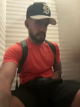 Snapshot of Leon__Hart_ chatting on July 10, 2026, 7:58 pm Leon Hart online show from July 10, 2026, 7:58 pm