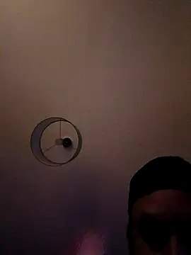 Snapshot of kredazzbigdick chatting on November 18, 2025, 6:17 am kredazzbigdick online show from November 18, 2025, 6:17 am