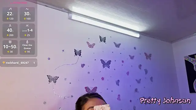 Snapshot of Pretty_Johnson_ chatting on April 18, 2026, 11:45 am Pretty Johnson online show from April 18, 2026, 11:45 am