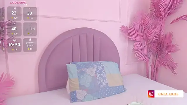 Kendallbleer online show from November 13, 2025, 3:43 am