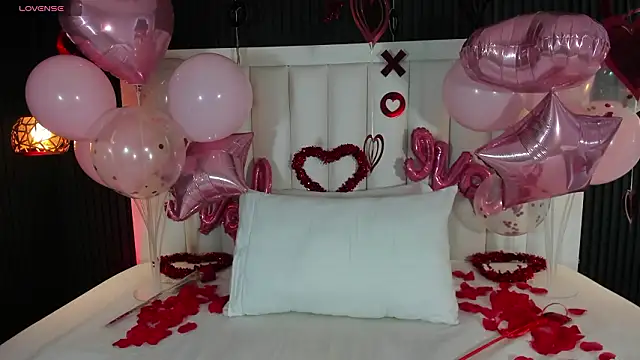 Snapshot of LauraCarther chatting on February 14, 2026, 5:24 pm LauraCarther online show from February 14, 2026, 5:24 pm