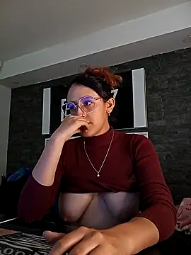 Snapshot of Hairydoll_ chatting on May 11, 2026, 9:34 pm Hairydoll online show from May 11, 2026, 9:34 pm