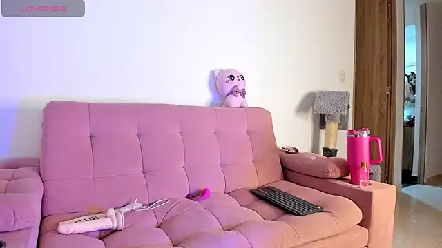 Snapshot of princesssammy2 chatting on December 19, 2025, 12:36 am princesssammy2 online show from December 19, 2025, 12:36 am