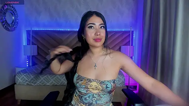 Snapshot of alice_kingsley_ chatting on May 13, 2026, 8:38 pm alice kingsley online show from May 13, 2026, 8:38 pm