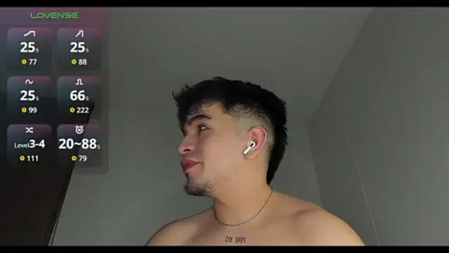 Snapshot of cmzo_ chatting on December 3, 2025, 1:39 am cmzo online show from December 3, 2025, 1:39 am