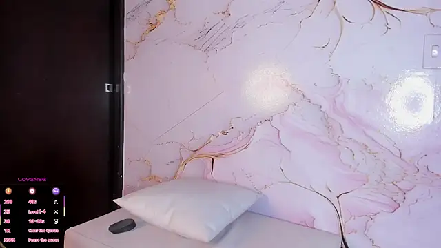 Snapshot of elizabeth_swan18 chatting on December 22, 2025, 2:50 pm elizabeth swan18 online show from December 22, 2025, 2:50 pm