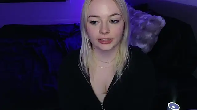 Snapshot of margot_robbie7 chatting on March 24, 2026, 1:05 am margot robbie7 online show from March 24, 2026, 1:05 am