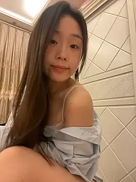 Snapshot of Minnie-66 chatting on March 22, 2025, 12:14 pm Minnie-66 online show from March 22, 2025, 12:14 pm