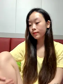 Snapshot of Minnie-66 chatting on October 4, 2025, 11:23 am Minnie-66 online show from October 4, 2025, 11:23 am