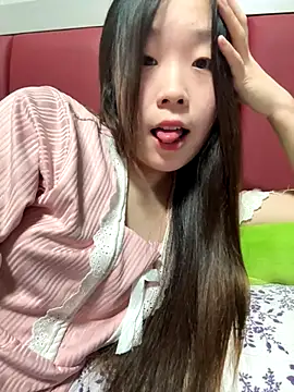Snapshot of Minnie-66 chatting on September 19, 2025, 10:41 am Minnie-66 online show from September 19, 2025, 10:41 am