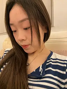 Snapshot of Minnie-66 chatting on March 23, 2025, 7:53 am Minnie-66 online show from March 23, 2025, 7:53 am