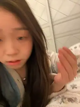 Snapshot of Minnie-66 chatting on March 19, 2025, 5:41 am Minnie-66 online show from March 19, 2025, 5:41 am