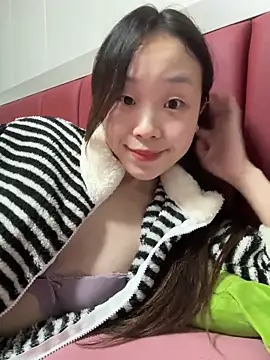 Snapshot of Minnie-66 chatting on October 19, 2025, 12:08 pm Minnie-66 online show from October 19, 2025, 12:08 pm