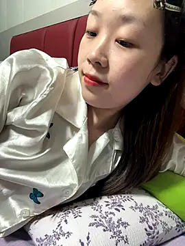 Snapshot of Minnie-66 chatting on October 8, 2025, 11:56 am Minnie-66 online show from October 8, 2025, 11:56 am