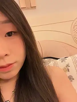 Snapshot of Minnie-66 chatting on March 18, 2025, 9:01 am Minnie-66 online show from March 18, 2025, 9:01 am