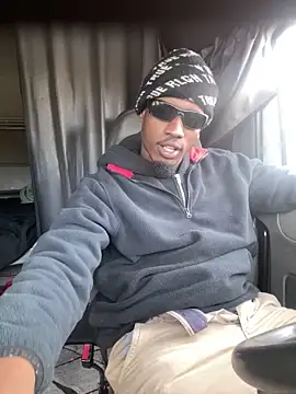 Snapshot of Sir-Tucker chatting on November 20, 2025, 3:02 pm Sir-Tucker online show from November 20, 2025, 3:02 pm