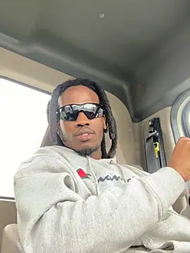 Sir-Tucker online show from March 13, 2025, 5:39 pm