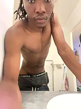 Snapshot of Renoirmonter chatting on November 17, 2025, 10:36 pm Renoirmonter online show from November 17, 2025, 10:36 pm