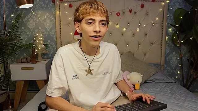 Snapshot of Matty_Sparkk chatting on December 14, 2025, 3:06 pm Matty Sparkk online show from December 14, 2025, 3:06 pm