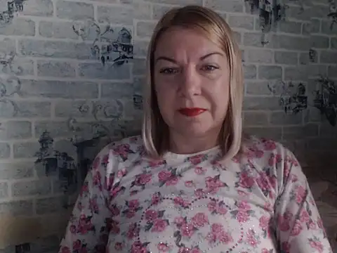 Lillia Ray online show from December 22, 2025, 9:09 am