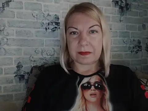 Lillia Ray online show from November 9, 2025, 10:19 am