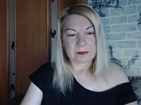 Snapshot of Lillia_Ray chatting on June 14, 2026, 7:20 am Lillia Ray online show from June 14, 2026, 7:20 am