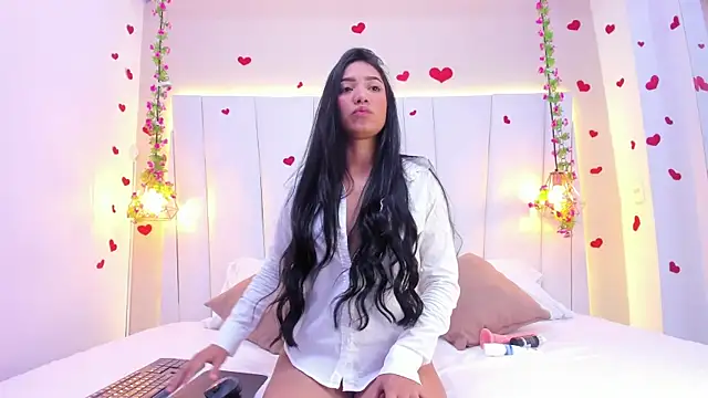 KarolHilton online show from March 18, 2025, 3:34 am