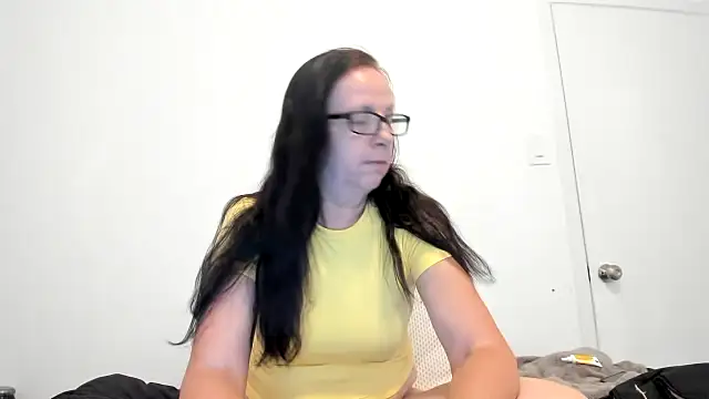 Snapshot of peachgoddess chatting on May 18, 2026, 12:21 pm peachgoddess online show from May 18, 2026, 12:21 pm