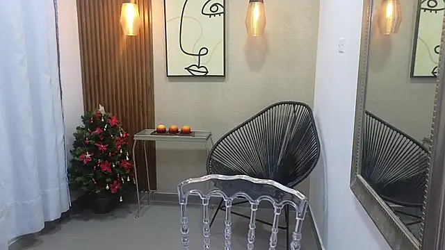 Coral Lise online show from December 5, 2025, 11:20 am