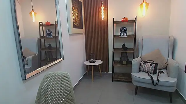 Coral Lise online show from October 25, 2025, 11:09 am