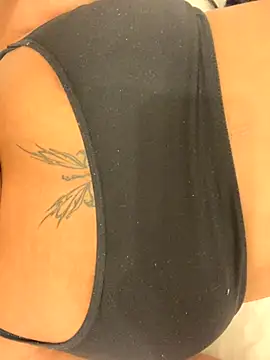 mariabootyyy online show from November 12, 2025, 4:55 pm